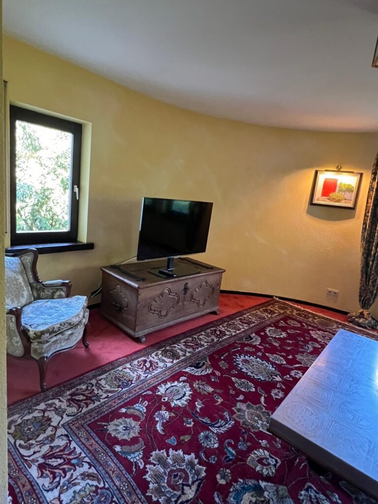 Separate living room at Villa Belvedere holiday apartment in Idar-Oberstein